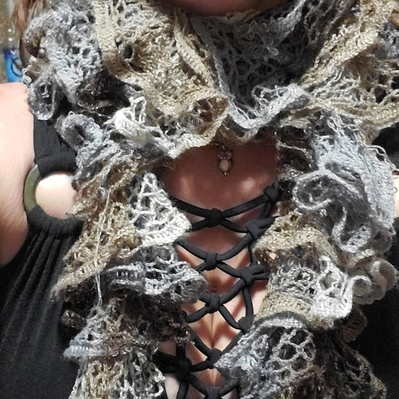 Ladies Scarf Bundle - Picture 14 of 17